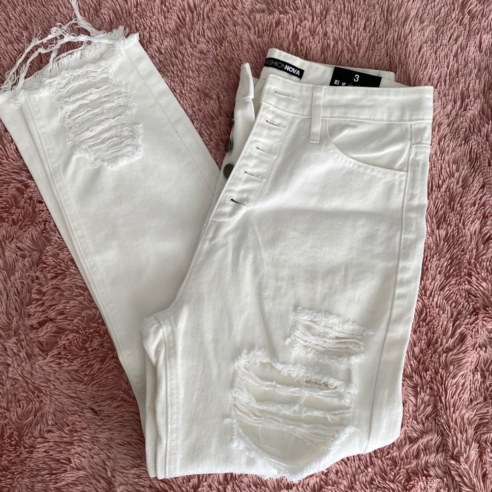 White Mom high Rise distressed jeans